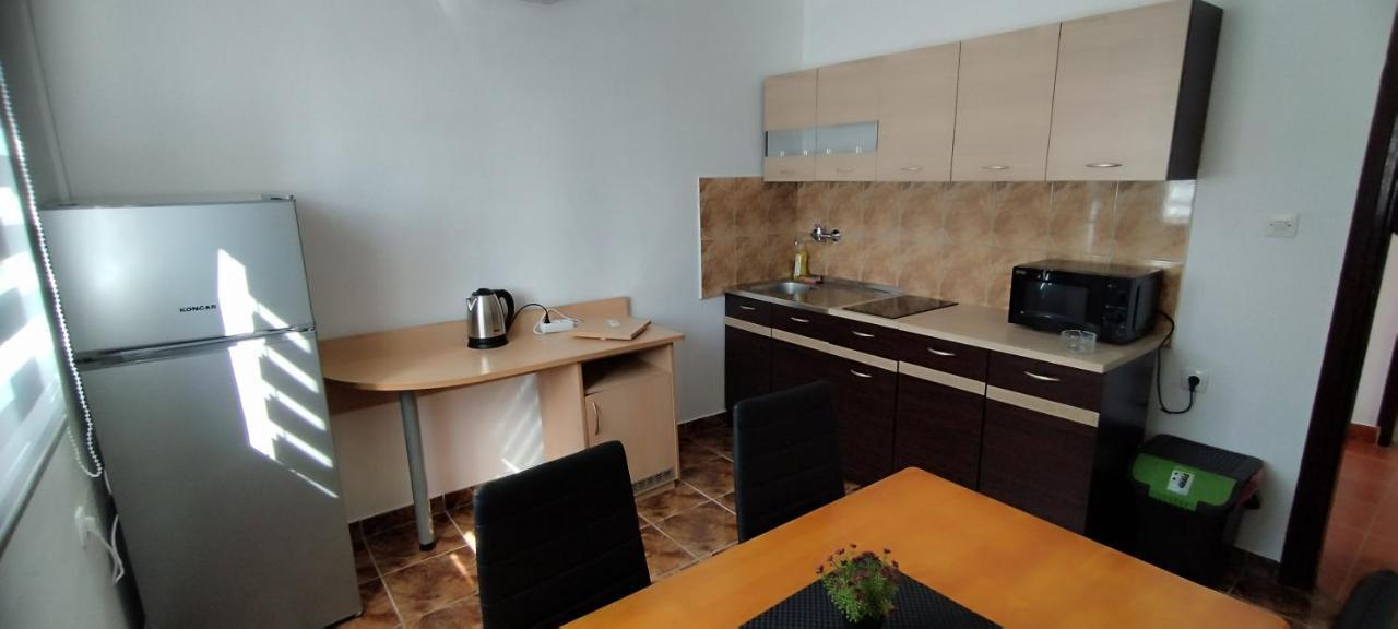 Apartments Andela Starigrad Paklenica Exterior photo