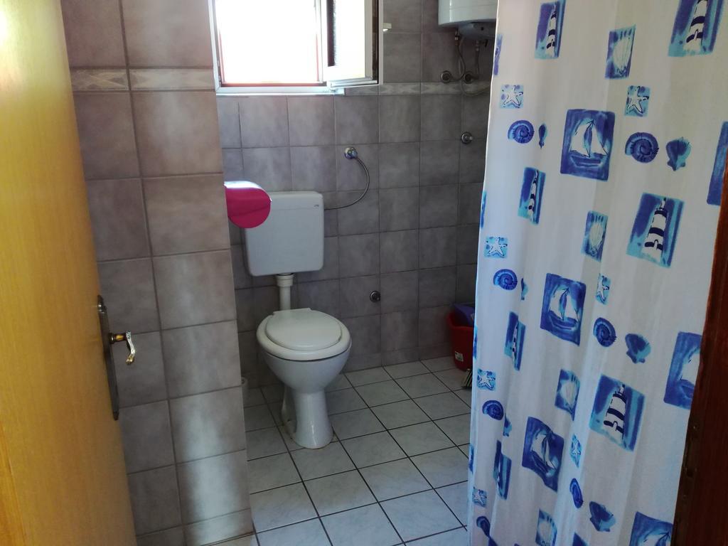 Apartments Andela Starigrad Paklenica Exterior photo